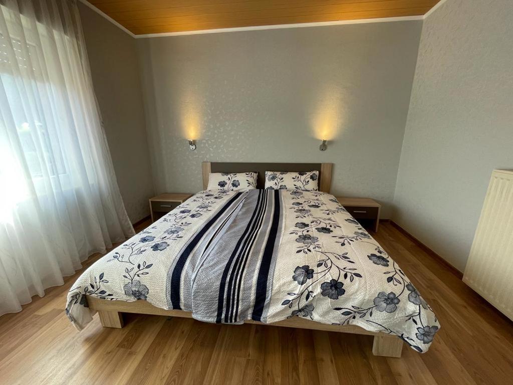 Ferienwohnung Lion Krummhörn Eksteriør billede